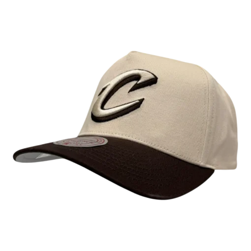 Mitchell & Ness - Pro Pinch - C. Cavaliers - Krämvit/Brun